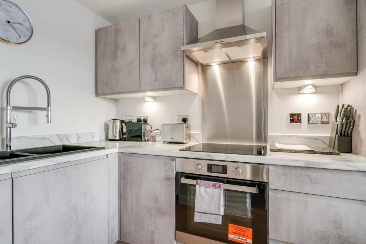 Lovely Riverside 2 Bed Apartment Leeds  Eksteriør bilde