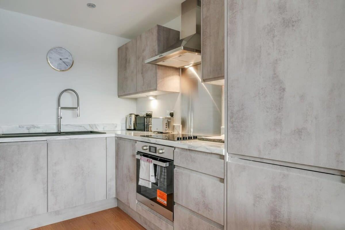 Lovely Riverside 2 Bed Apartment Leeds  Eksteriør bilde